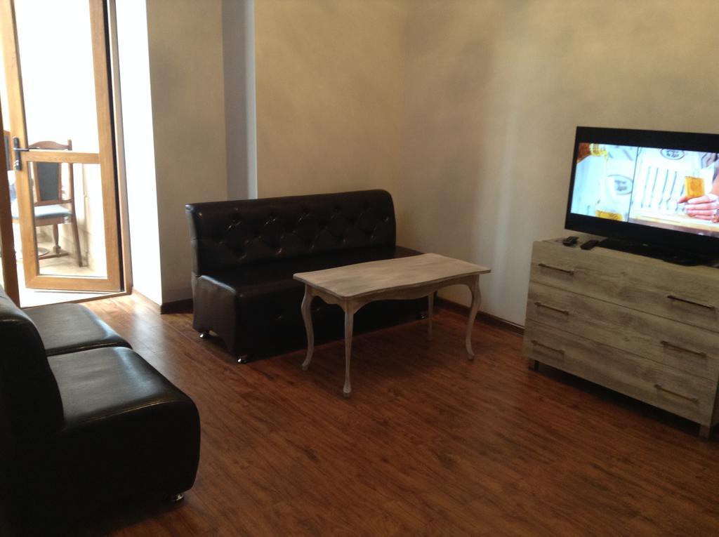 Apartment Sayat-Nova Ereván Habitación foto